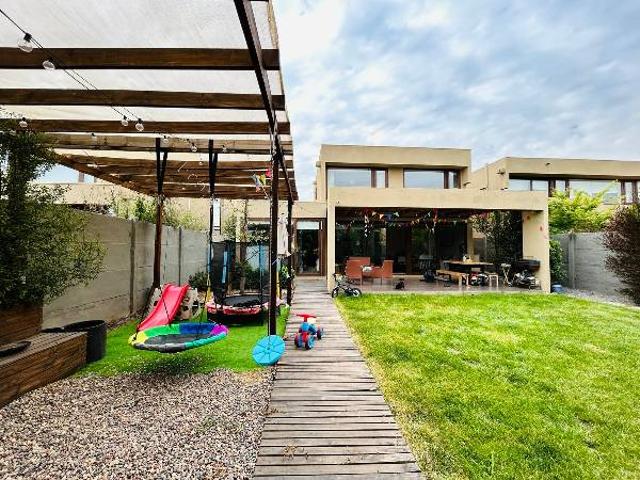 Casa en arriendo Chicureo sector Brisas Norte
