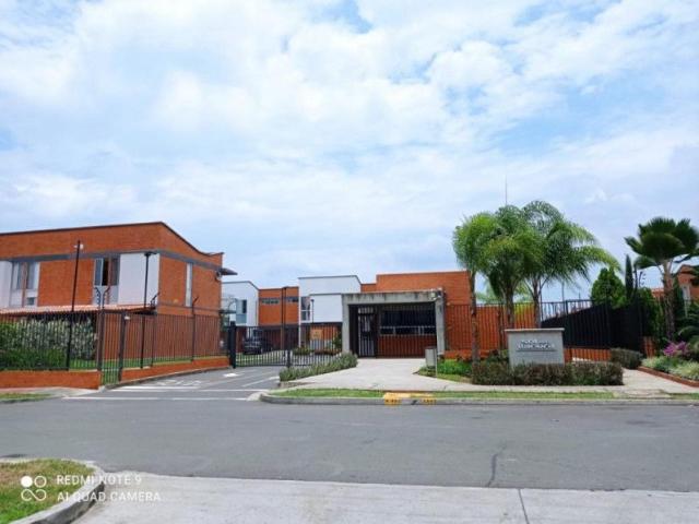 Casa en arriendo, Cinco soles
