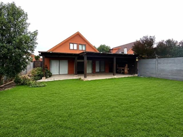 Casa En Arriendo Cond.brisas Norte De Chicureo 4d 3b