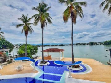 Casa en arriendo Condominio Campestre El Peñón, Girardot, Cundinamarca, Colombia
