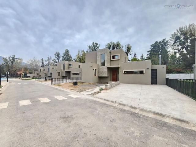 Casa En Arriendo Condominio Bosques De Nogales, Machalí