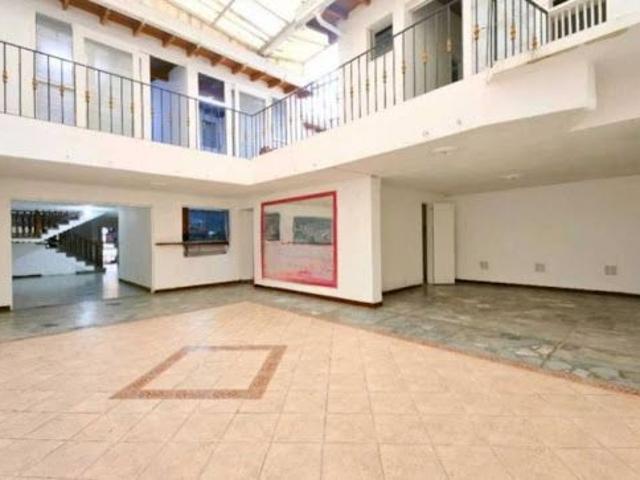 Casa en arriendo, Conquistadores