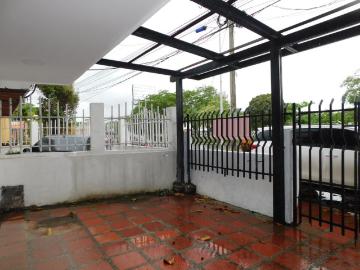 Casa en alquiler en Crespo - Cuarto de servicio