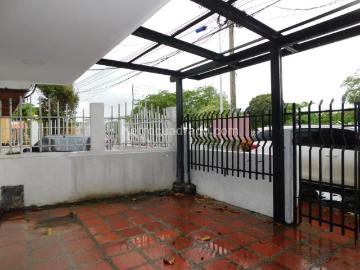 Casa en alquiler en Crespo - Cuarto de servicio