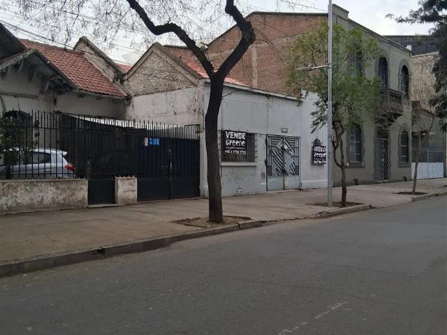 Casa En Arriendo De 10 Dorm. En Santiago