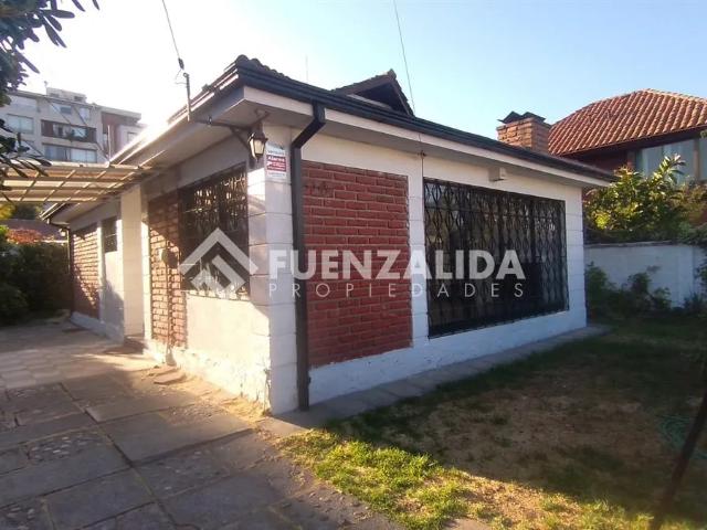 Casa en arriendo de 2 dorm. en las condes