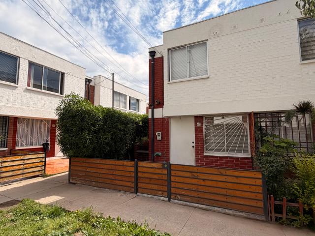 Casa en arriendo de 2 dormitorios en Condominio Cerro Negro, San Bernardo