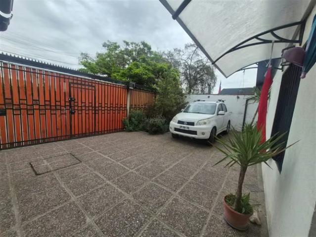 Casa en arriendo de 3 dorm.3 estac en san miguel