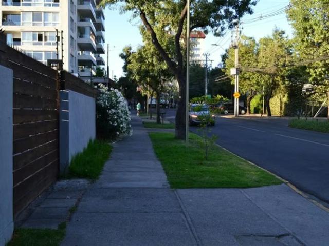 Casa en arriendo de 3 dorm. en las condes