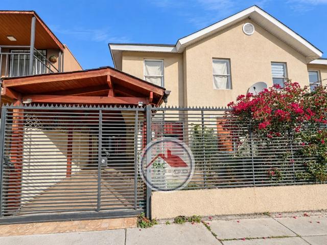 Casa En Arriendo De 3 Dormitorios En Microbarrio Cerrado