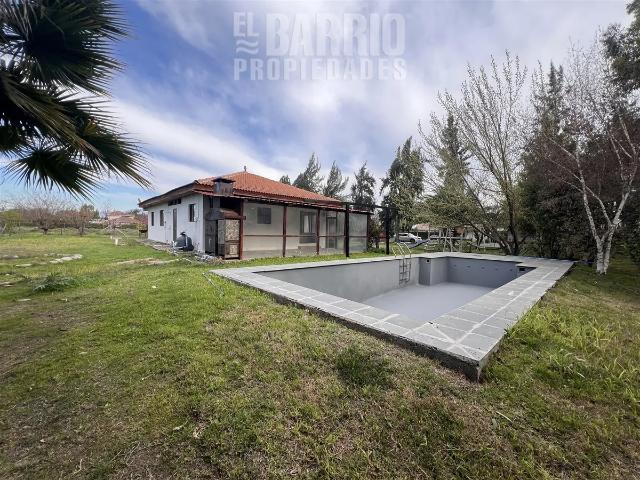 Casa En Arriendo De 4 Dorm. En Colina