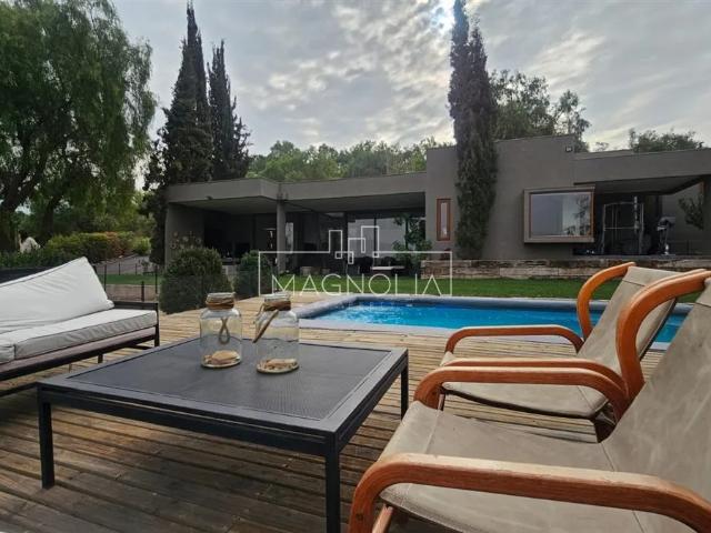 Casa En Arriendo De 4 Dorm. En Colina