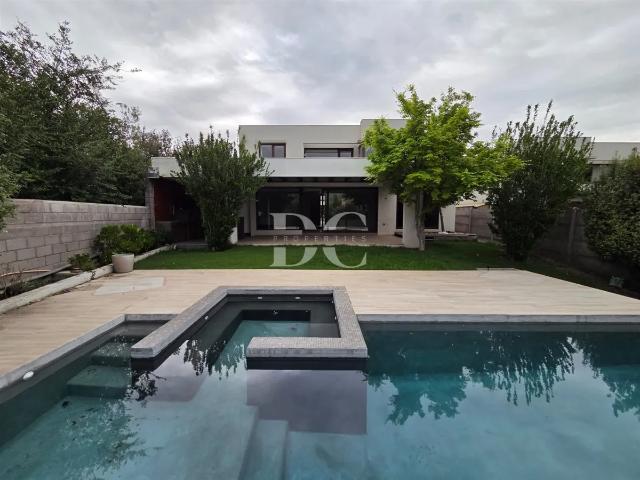 Casa En Arriendo De 4 Dorm. En Colina Chicureo Chamisero