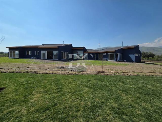 Casa En Arriendo De 4 Dorm. En Colina Chicureo Las Brisas