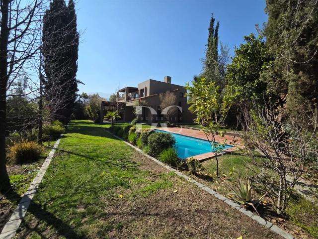 Casa En Arriendo De 4 Dorm. En Colina Chicureo Piedra Roja