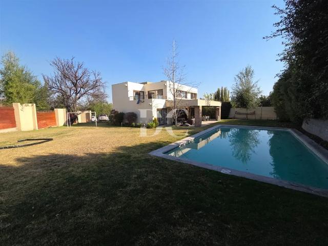 Casa En Arriendo De 4 Dorm. En Colina Piedra Roja Chicureo