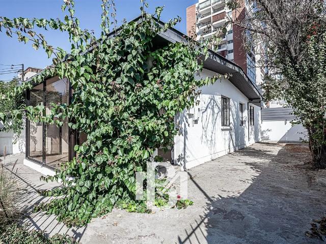 Casa en arriendo de 4 dorm. en las condes