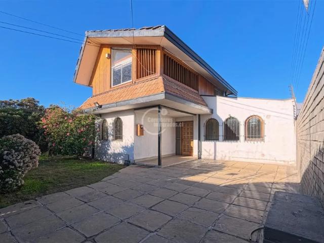 Casa en arriendo de 4 dorm. en las condes