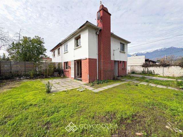 Casa en arriendo de 4 dorm. en las condes