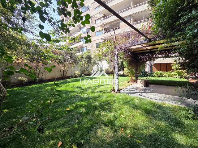 Casa en arriendo de 4 dorm. en las condes