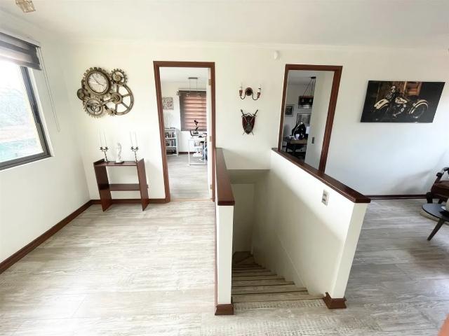 Casa En Arriendo De 4 Dorm. En Lo Barnechea