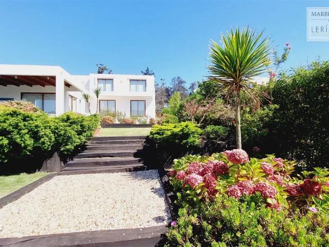 Casa En Arriendo De 4 Dorm. Más Servicio Marbella