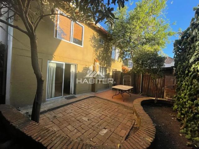 Casa En Arriendo De 5 Dorm. En Curicó