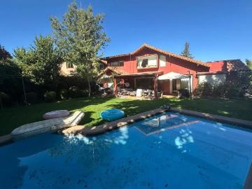 Casa en arriendo de 5 dorm. en las condes