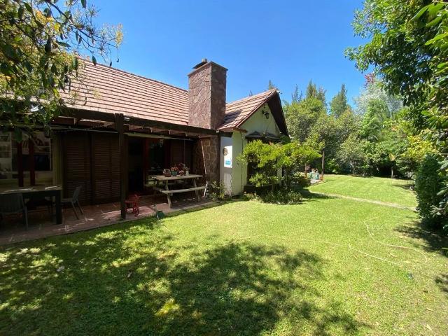 Casa en arriendo de 5 dorm. en las condes