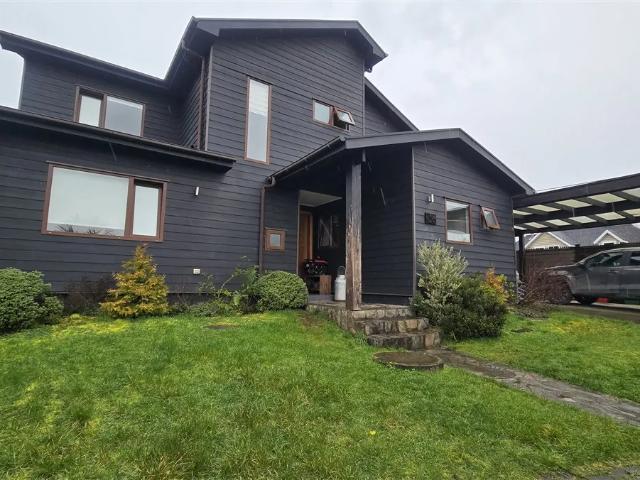 Casa En Arriendo De 5 Dorm. En Puerto Varas