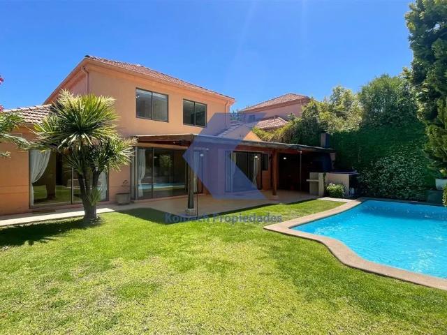 Casa En Arriendo De 6 Dorm. En Las Condes