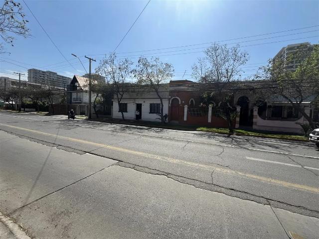 Casa en arriendo de 6 dorm. en ñuñoa