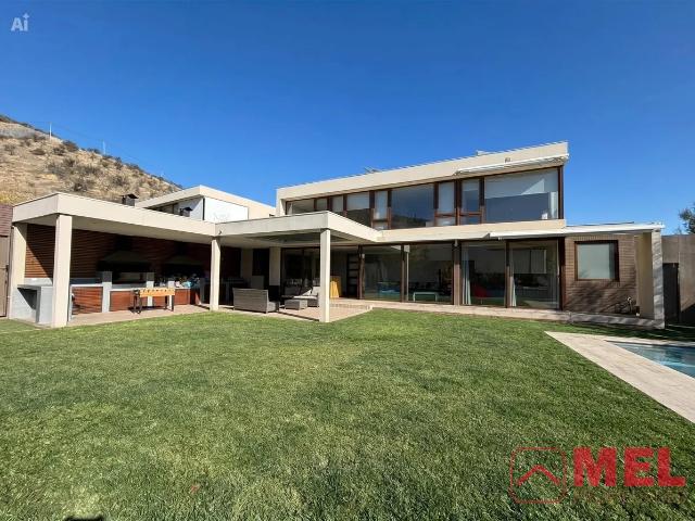 Casa En Arriendo De 6 Dorm. Mas Serv En Chamisero Chicureo