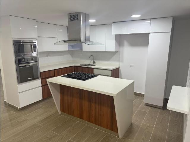 Casa en arriendo, Diego echavarria
