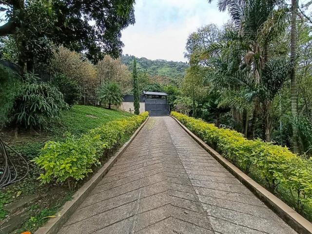 Casa en arriendo, El paraíso
