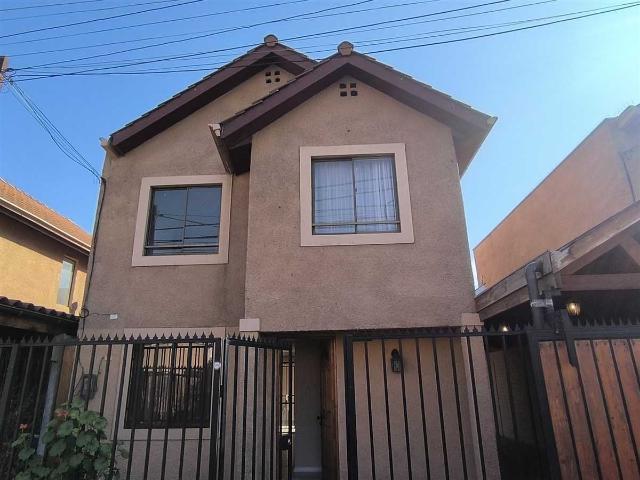 Casa en Arriendo en Maipú 3 dormitorios 3 baños