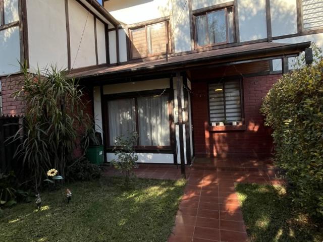 Casa en Arriendo en Maipú 3 dormitorios 2 baños