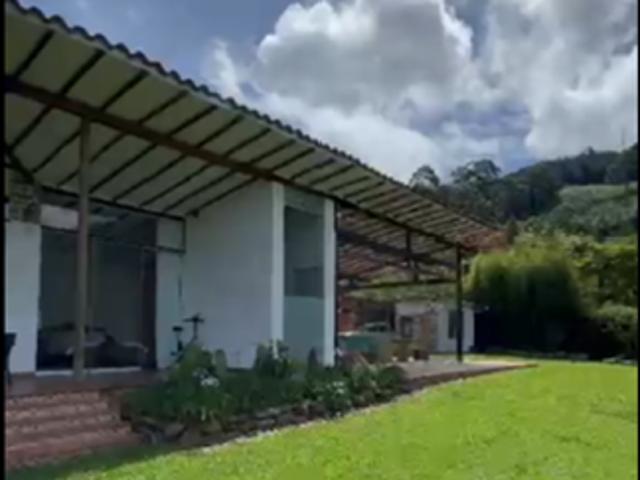 Casa en arriendo en Manrique