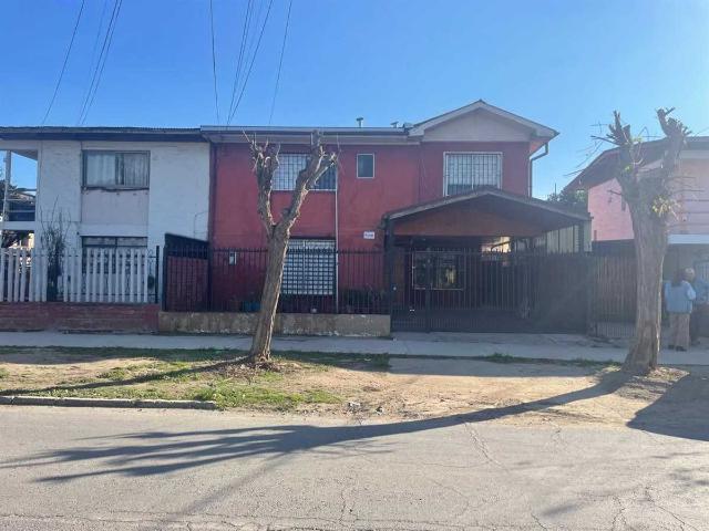 Casa en Arriendo en Melipilla 6 dormitorios 2 baños