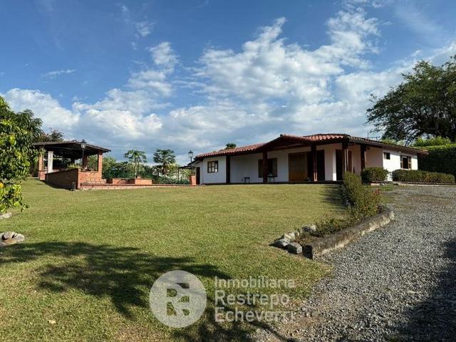 Casa en arriendo en Neira
