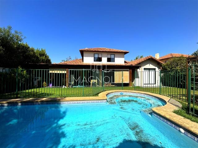 Casa en Arriendo en AVENIDA SERGIO CORREA, CERCANA A SAN ANSELMO Y COLEGIO ALEMÁN
