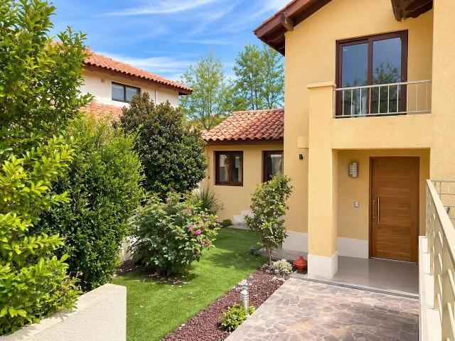 Casa En Arriendo En Ayres De Chicureo Acceso A Laguna