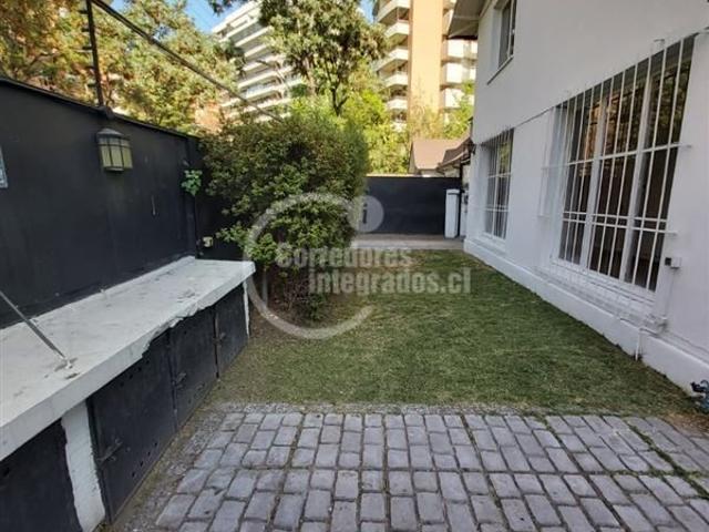 Casa en arriendo en a. vespcucio / escuela militar, las condes