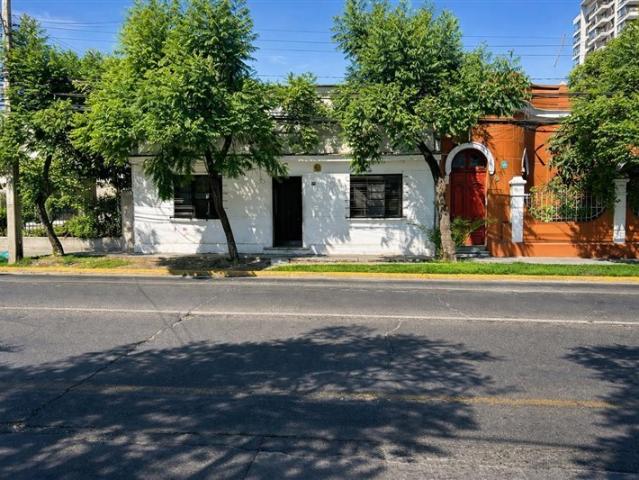 Casa en Arriendo en Barrio Italia cercano a metro Monseñor Yzaguirre