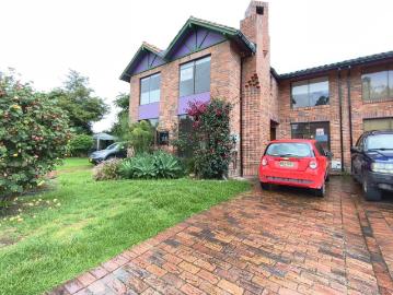 Casa EN ARRIENDO EN Bogotá EN El Chico 388392 $3.319.000