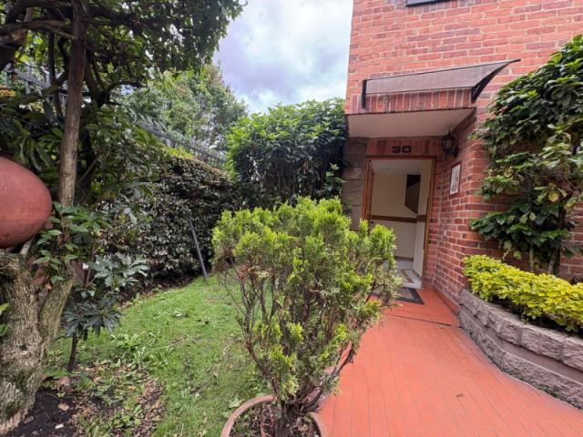 Casa En Arriendo En Bogota En Los Cedros A371264