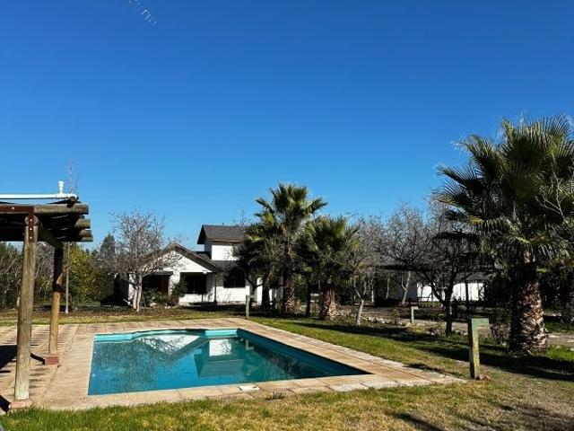 Casa en Arriendo en Calera De Tango 5 dormitorios 6 baños