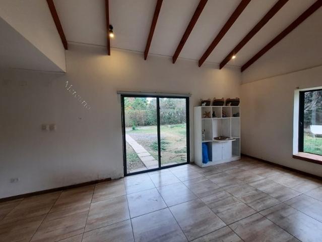 Casa en Arriendo en Calera De Tango 3 dormitorios 3 baños