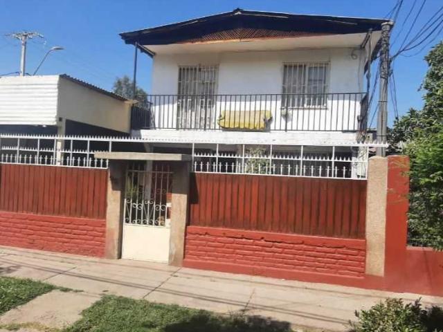 Casa en arriendo en casa 4 dormitorios, amplia bodega 67744, estación central