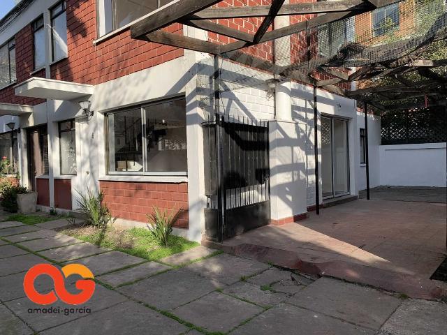 Casa en arriendo en casa a una cuadra de irarrázaval 174505, ñuñoa